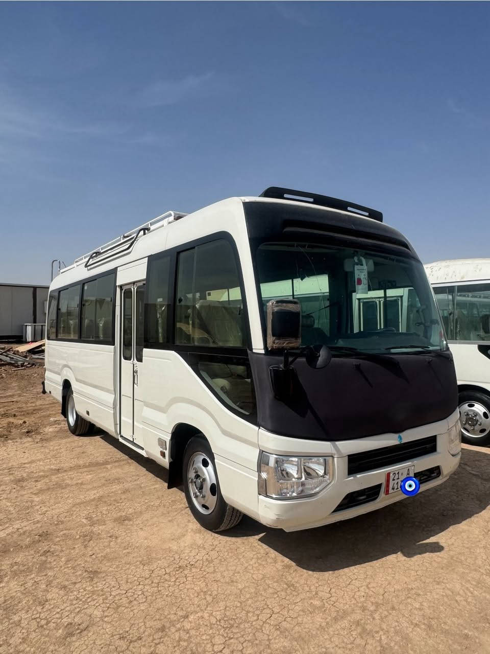 إسلام عليكم كوستر 2018 دخول جديد سنويه بسمي تحويل ثاني يوم  بيها شبرين صبغ فقط الباقي كفاله سياره فول موصفات سله حاكيه كامله سيبايه سيد محسن قلابي ستاركس درع خلفي تبريد محور تانكي إضافي فتحه تانكي  4 تايرات جديد بوشيه وصل خط وبحث مكان بغداد الجديده ***********
