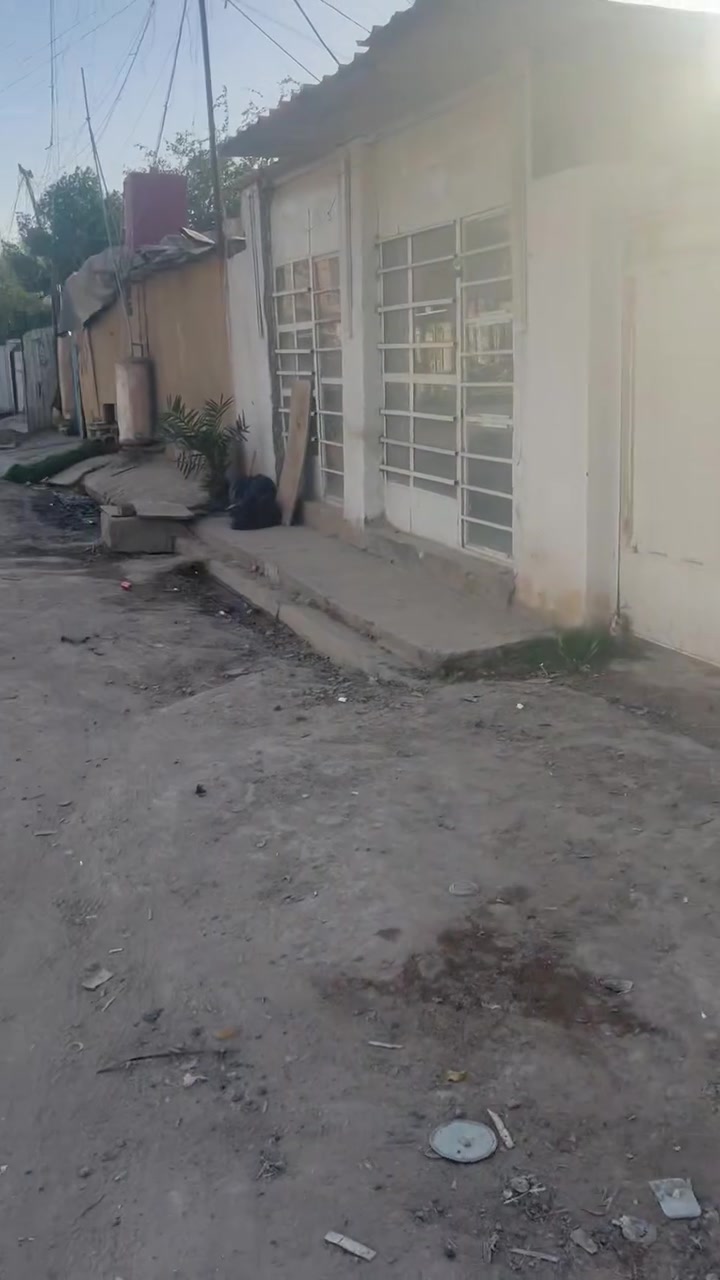 إسلام عليكم بيت بالتراث قرب الدرويش شارع الربيعي مساحته ١١٠ واقع حال سعره ٢٢ الاتصال ***********
