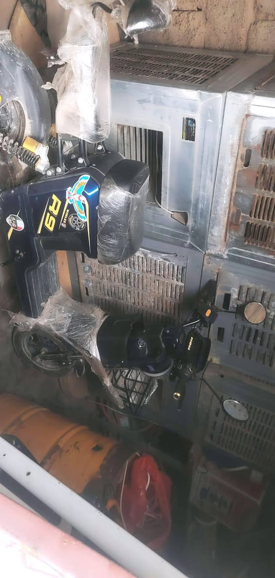 السلام عليكم موطور شحن ار 9 موديل 2025 بطاريات 32 السعر 550وبيه مجال رغم الهاتف ***********
