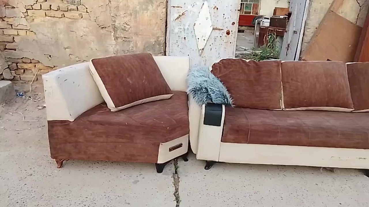 تخم ديوان تركي تسكام مرتب كلش حلويات . 10نفر كوشات كامله اسفنج طبي خشب درجه اولى فد شي مرتب كلش مكان بالقاسم السعر خاص ومناسب ***********
