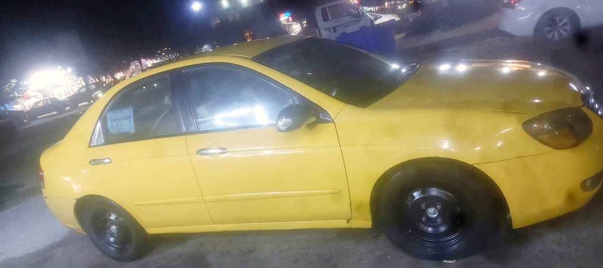 السلام عليكم سياره سبكترا موديل 9وارد امريكي كهرباياته مكفوله حادثه جاملغ +وبنيد+تخم تاير باتري جديد+ محرك ٢٠٠  حاويه صارله شهر من شاده والكيير خير من الله  مصفره هيئه وغرامات السياره شرط التحويل رقم نكليزي كربلاء مكلف بنشر الستفسار اكثر ***********
