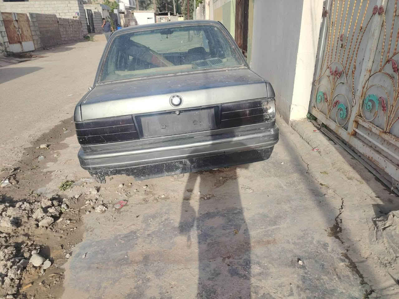 للبيع بي ام زعره 
السعر 20 وبيها مجال 
***********
***********

