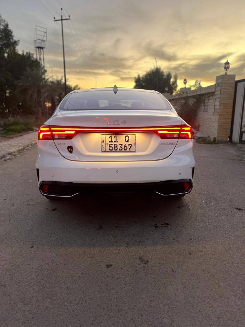 سلام عليكم K3 ٢٠٢٤ وارد خليجي سياره كفاله عامه بعدها بوظع  لشركه كفاله عامه من لصبغ ول فتح ول بارد
مكينه وكير وتبريد وحداديه كفاله
فول مواصفات
فتحه + بصمه + بصمة ابواب + داخل جلد احمر وسود+ هند بريك بصمه + اربع انظمه قياده + اوتو هولد + مري شفط + تحكمات التبريد شاشه لمس + فول تحكمات + كامره دواره + لد امامي + لد خلفي + مكينه ١٥٠٠ دبل نوزل + ماشيه ٢٧ لالف كيلو 
السعر ١٤٨ وبيها مجال 
مكان السياره الكراده 
للستفسار ***********
