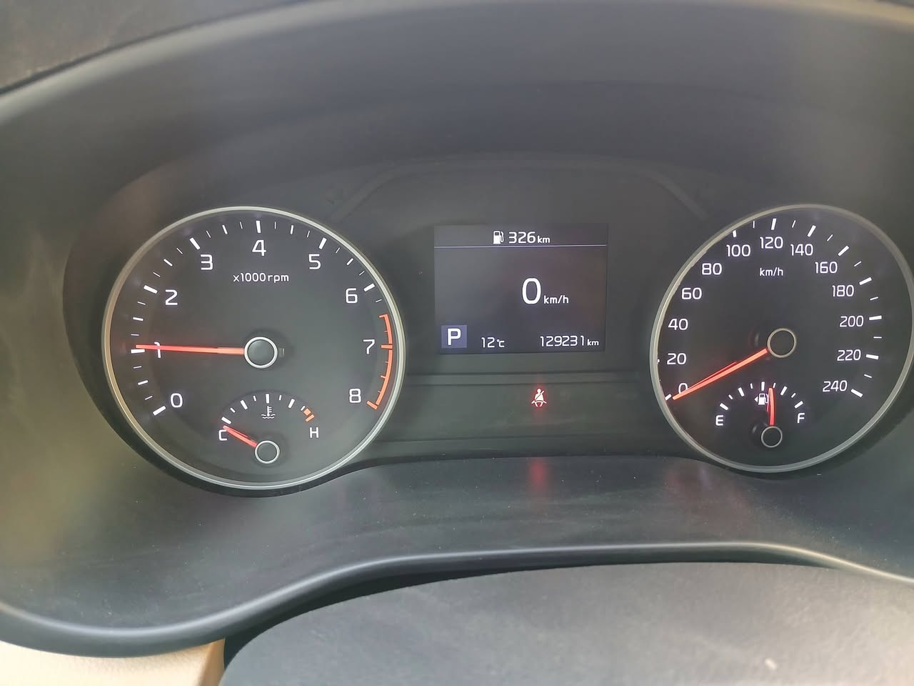 سلام عليكم للبيع سبورتج موديل{21} خليجي محرك اربعه سلندر يوجدسونار  ماشيه 129  محرك وكير وحداديه وكهربائيات تبريد كفاله شركه بأسمي تحويل مع هزه جديد 
سعر السياره 165 العنوان بغداد رقم هاتف ***********
