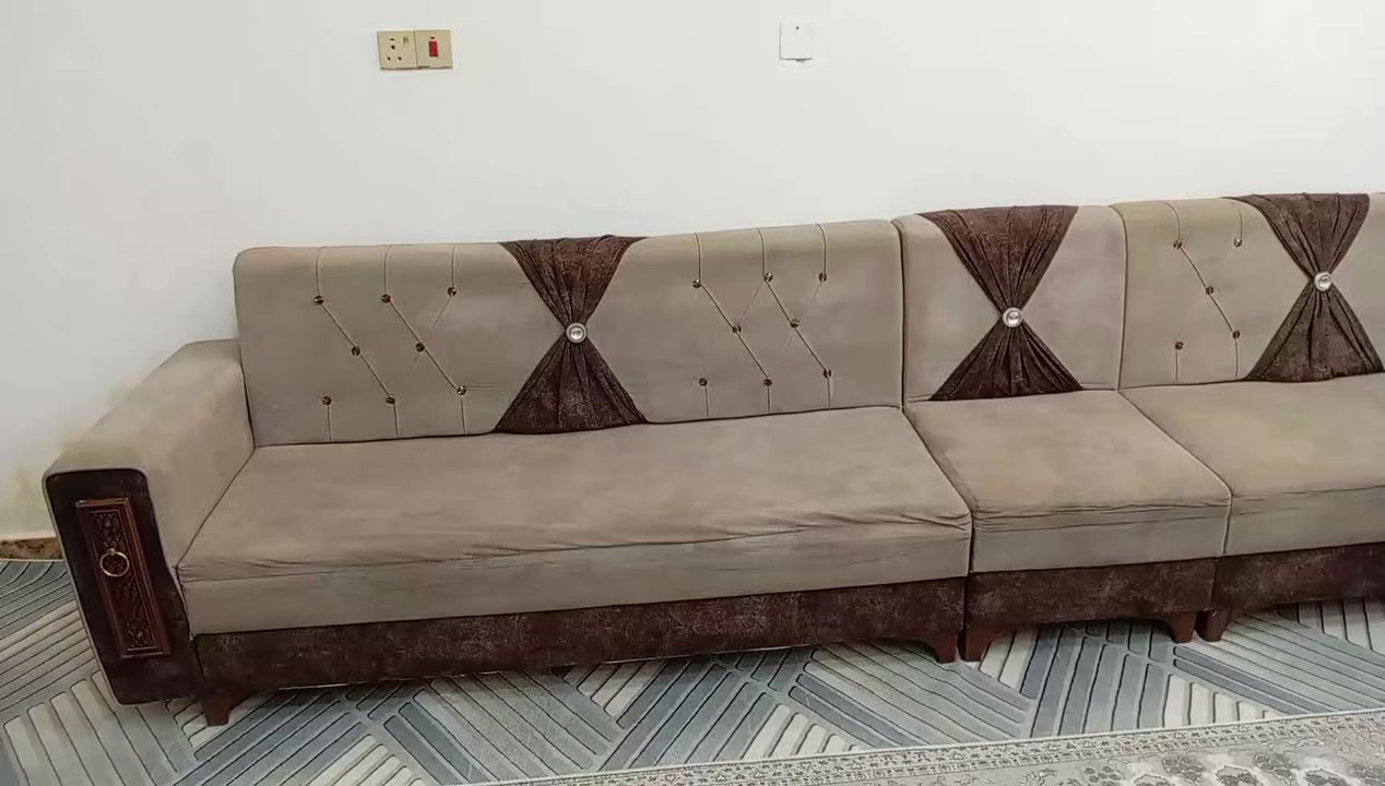 ديوان 20 نفر 380 مع مجال بسيط لشراي


**إذا كنت صاحب هذا الإعلان وتريد حذفه لأي سبب، رجاءا أرسل رسالة إلى الدعم الفني**