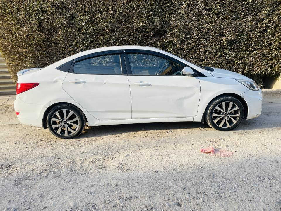 اكسنت ٢٠١٦ خليجي
السلام عليكم

السيارة مشروع وطني يعني تكدر تحولهة باي دائرة 

بدون حادث

مواصفات: 

مكينة ١٦٠٠ 
تحكم و اشارات بالمري 
فتحة سقف 
شاشة
نظام ايكو
تحكمات ستيرن
كامرة خلفية

السيارة طخاتهة واضحة بالصور و ماشية ١٣٦ الف

السعر ١٠٥ ورقة  

العنوان بغداد الدورة

***********
