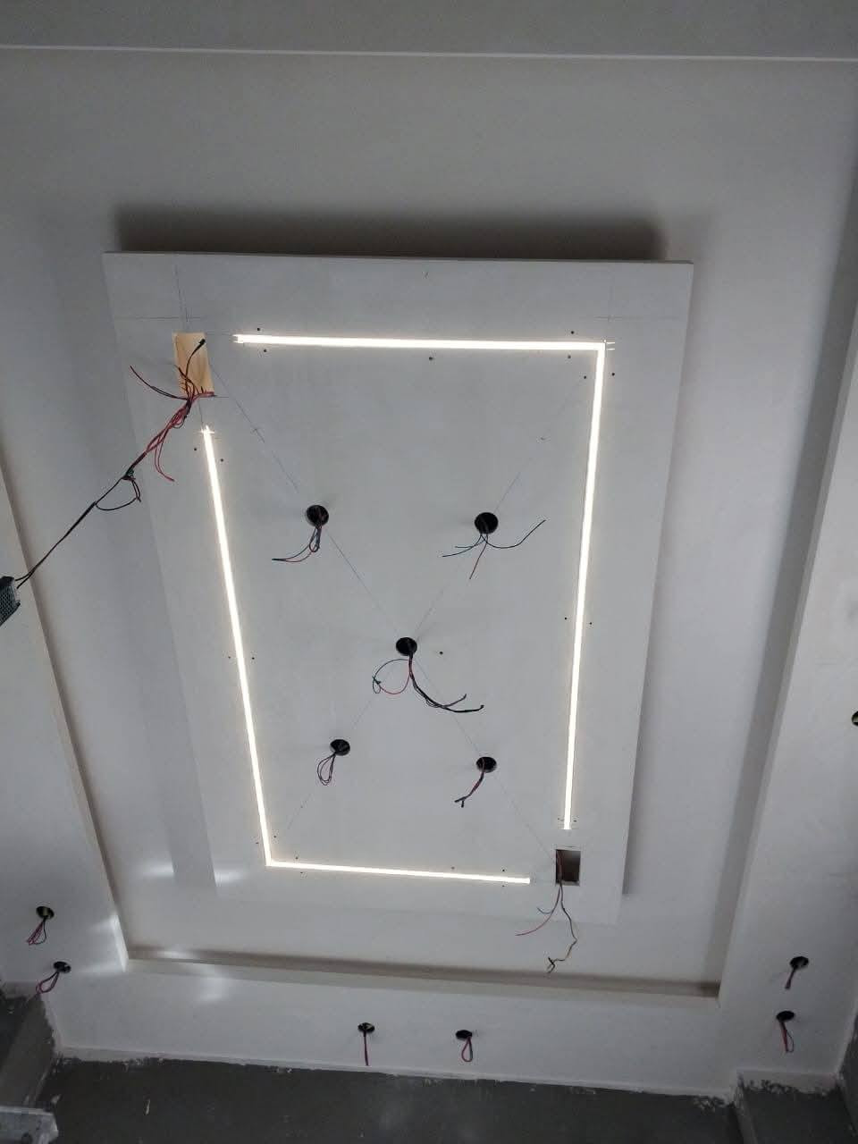 تأسيس الكهرباء بأنسب الأسعار جميع البيوت والمحلات ***********
