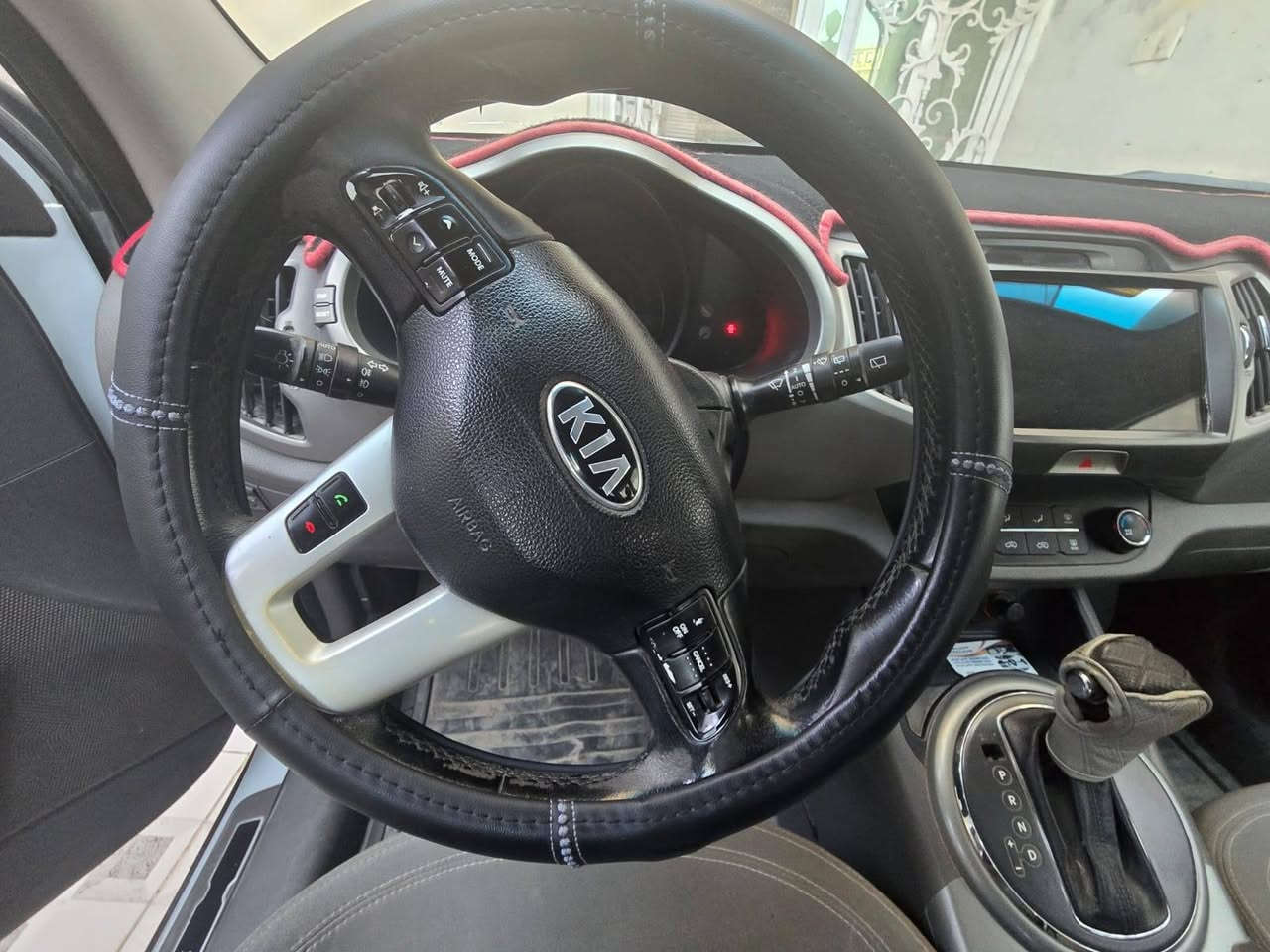 كيا سبورتج خليجي رقم اربيل ٢٠١٤ مكفولة عدا بارد قليل باب السائق السعر ١٤١ وبيها مجال رقم الهاتف ***********
