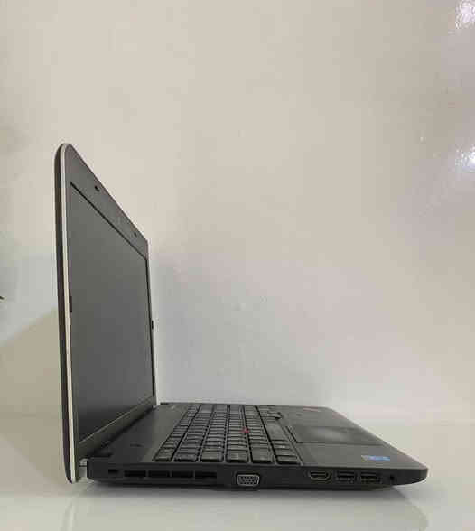 💻 لابتوب Lenovo ThinkPad E540

✨ المواصفات:

المعالج: Intel Core i3 — الجيل الرابع (فئة M)

الرام: 8GB DDR3 (قابل للتطوير)

التخزين: 256GB SSD (قابل للتطوير)

كرت الشاشة: Intel مدمج – 4GB مشاركة

الشاشة: 15.6″ —

الكيبورد: عربي / إنجليزي (ليزري)

تحتوي على : منفذ قارئ أقراص DVD

🎯 يشغّل / يفيد في:
تصفح الانترنت، الأعمال المكتبية وملفات Office، الدراسة، مشاهدة الفيديو وتشغيل البرامج الخفيفة.

🎁 الهدايا والملحقات:
• حقيبة لابتوب 🎒
• شاحن أصلي 🔌
• ماوس 🖱️
• ماوس باد 🧩
• تغليف احترافي (بابلز + كرتون للحماية التامة) 📦

🛡️ الضمان والخدمات:
• فحص عند الاستلام مع المندوب ✅
• ضمان 7 أيام بعد الاستلام ✅
• تنصيب ويندوز حسب الطلب + جميع البرامج الأساسية + Office مثبتة 💽
• نفحص ونرتّب الجهاز قبل الإرسال

💰 السعر: 165,000 دينار عراقي لكل قطعة

📦 الكمية المتوفرة: 3 قطع

🚚 التوصيل متوفر إلى جميع محافظات العراق

📱 للطلب / استفسار (واتساب متوفر):
*********** – ***********
