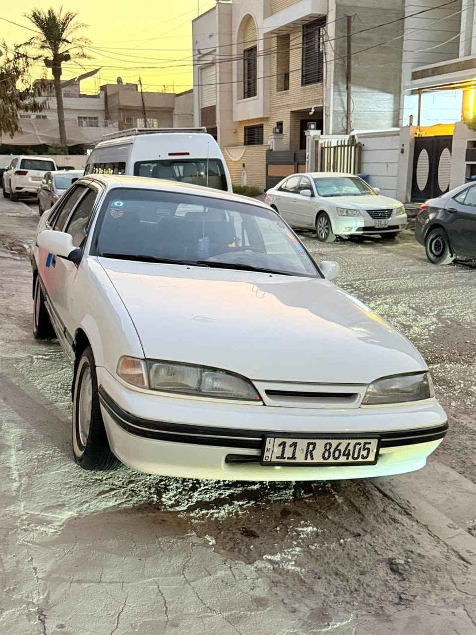 برنس 1995
بلاديه بدون صبغ
السيارة كير مكينه جديده
صدر اماميه خلفي جديد 
مكان حي الجامعه
السعر 48 بيها مجال
***********
