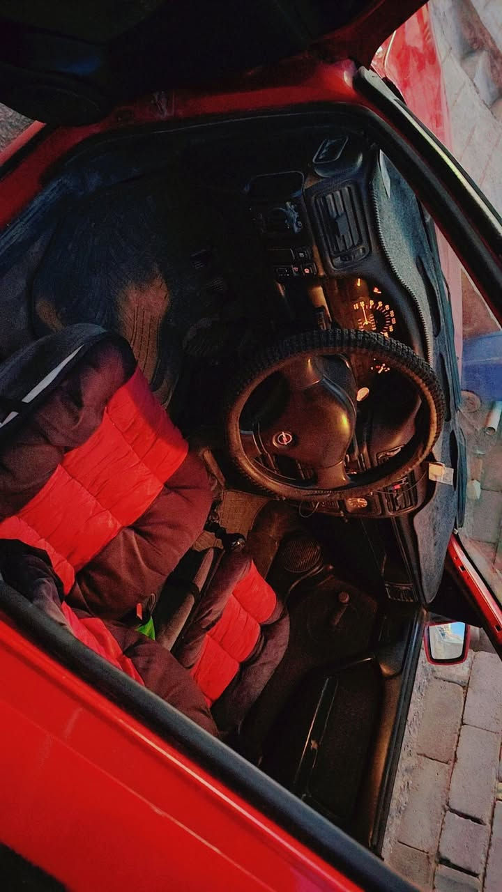 السلام عليكم.
اوبل فكترا موديل ١٩٩٢ بابل مصبوغه عام معمرة جديد السيارة خير من الله كير مكينه حدادية اماميه خلفيه السيارة مامحتاجه شي. سنويه نافذة السعر ٣٣ وبيها مجال.
اتصل على الرقم ***********
