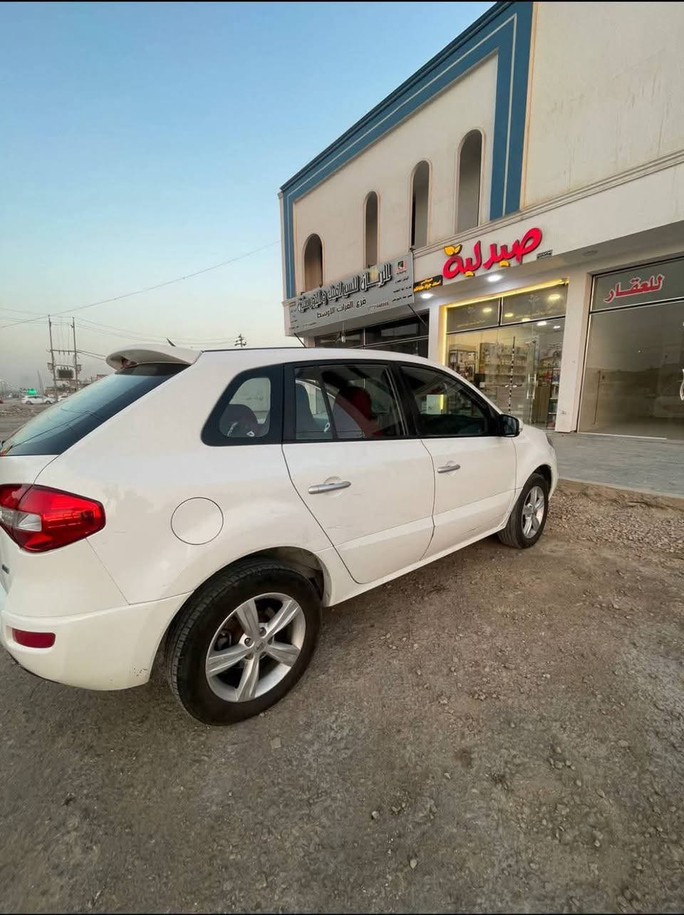 السلام عليكم من رخصه الادمن المحترم
رينو كوليوس ٢٠١٣ رقم بغداد باسمي
الضرر جاملغ امامي ايمن فقط 
كير محرك  خير من الله 
حدادية جديده هذا الأسبوع مسويها كلها 
السعر ٩٥ بيها مجال 
مكان السياره بابل
***********
