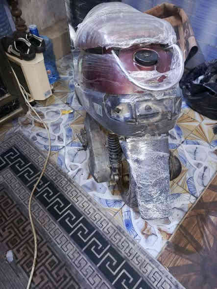 السلام عليكم درجه بطه الدراجه حلوه بس عوزهه ترتيب وباتري والدراجه مثل ماموضح بلصوره وبيه مكينه حلوه وناعمه وشلعته حلوه أوراق باسمي اكرر عوزهه ترتيب السعر 300وبيه مجال بس المكينه مامفتوحه عنواني ميسان حي الحسين والموشراي لايخابر وهذا رقمي ***********
