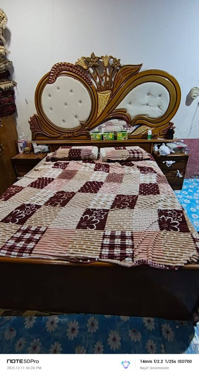 غرفة نوم اللبيع سعر 500 ألف
وبيه مجال غرفة تسكام 
ت ***********
