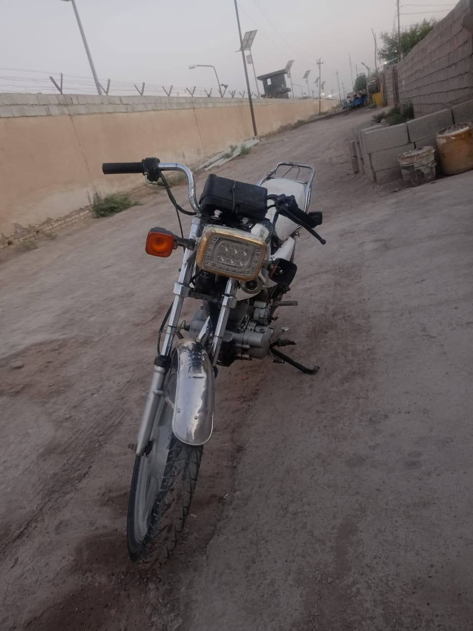 دراجه للبيع يرادلهه اشويه ترتيب بدون اوراق اشويه بيهه نواقص بسيطه السعر 200وبيهه مجال للشراي 
اتصال 
***********
