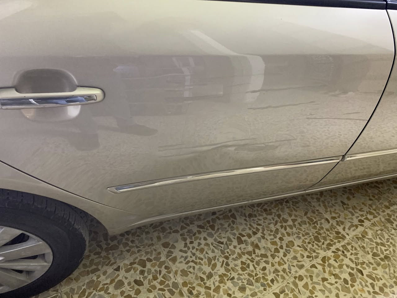 السلام عليكم سوناتا ٢٠١٠ بغداد كير مكينه صدر تبريد فول بيه جاملغ الامامه وربع من البنيد لحد العضم جه اليمنه والباب الخلفي بي تعديل ع بارد سونار مو جود  مكان سياره فلوجه شرط التحويل السعر ١١٥ وبيه مجال شويه ***********
