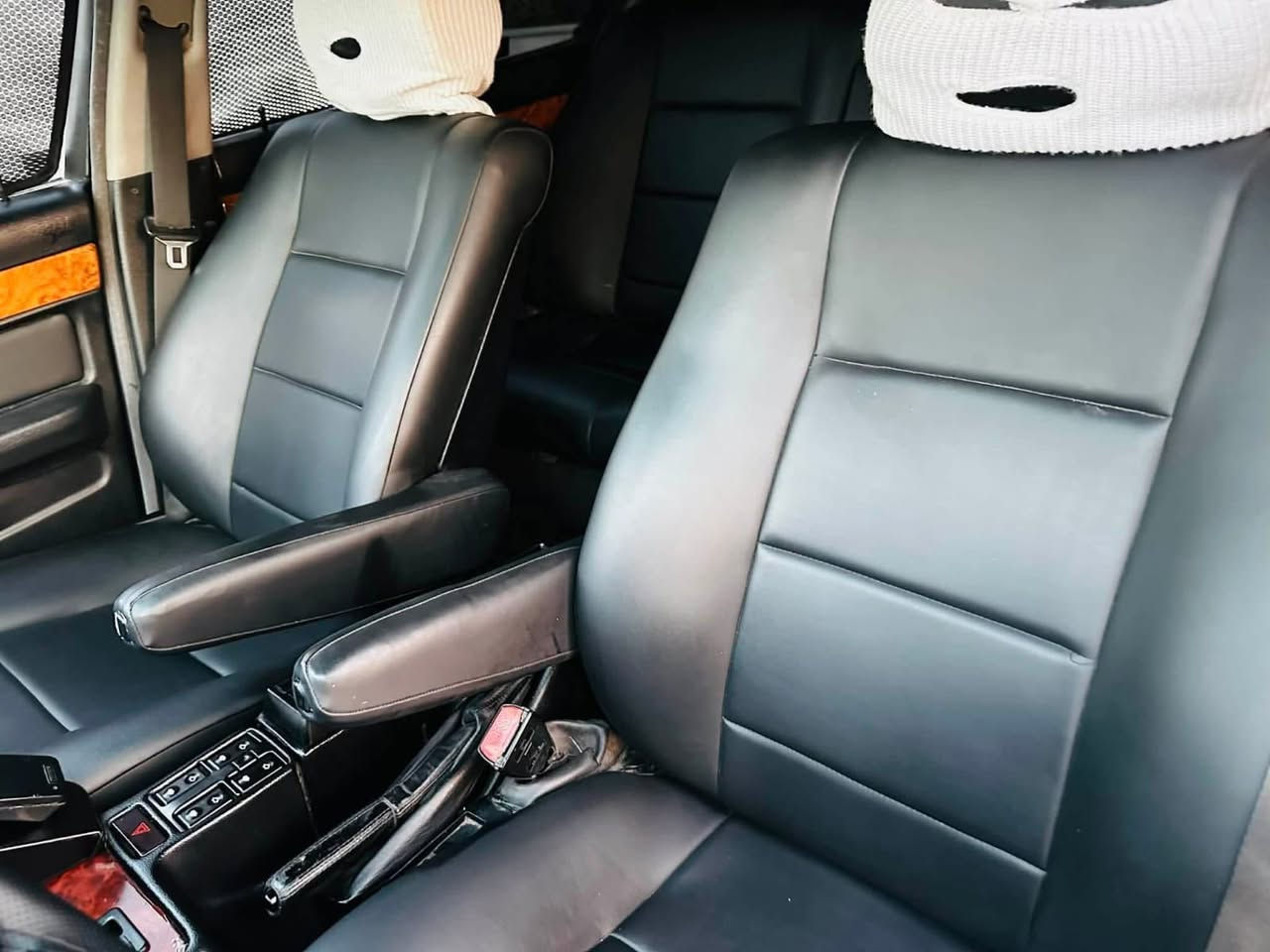 السلام عليكم بي ام 530 اصل وفصل V8
بي ام 530 بدون ضرر جاكوج مابيها دبل جكمجه 

دبل ايرباك موديل 92 محدث 95 تبريد ثلج تدفئه 

ماشيه 300 الف حقيقي شرط الفحص شرط 

المحرك مامفتوح بي برقي واحد وشرط كير اكسن 

صدر طخم تاير كلو جديد سياره مال جنايه 

***********.
