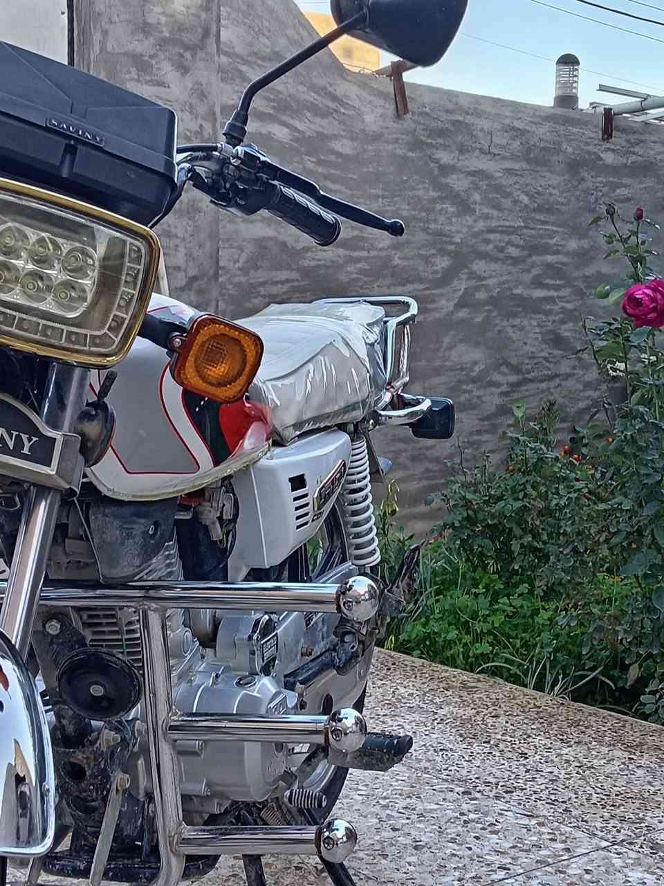 السلام عليكم 
ماطور سيفان للبيع موديل 2021 نظافة مثل مموضح بالمنشور السعر (600الف) وبي مجال بسيط تجي تفحص وين متريد ✨
مكاني ب عنه 
الاستفسار *********** // او مراسله خاض
