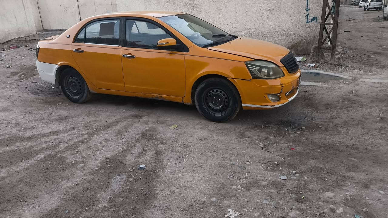 جيلي موبل 2012  
مكينه وكير مكفول 

مصفره هيه وغرامات 

يرادله ترتيب بسيط 

نضافته 100/80

مكاني البصره الزبير 

تحويل ثاني يوم 

سعر 32وبيه مجال 

***********
