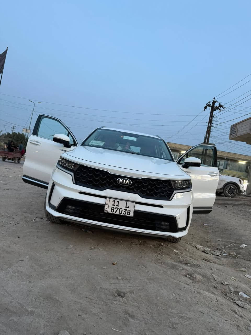 سورنتو موديل 21فول موصفات عده البانوراما رقم بغداد خليجي السياره مكفوله كفاله عامه السعر 275 ماشيه 80 سياره جديده جدا اي استفسار خاص او اتصال ***********
تحكم استيرن 
اشاير بالمري 
كشنات كهرباء 
حساسات امامي خلفي 
كامرات 
شحن لاسلكي 
جنطه كهرباء 
انضمة قياده 
بردات خلفيه 
6سلندر 
وهواي موصفات بعد
