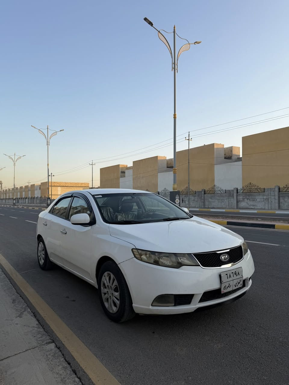 السلام عليكم كيا سيراتو موديل2013
خليجيه بيه 
بيه3قطع صبغ 
كير محرك جدد مكفولات حداديه90%جديده
تخم تاير جديد 
محرك 1600دكشن عالي
السياره جديده الحلى من الصور
السعر95
للستفسار ***********
***********
العنوان كربلاء
