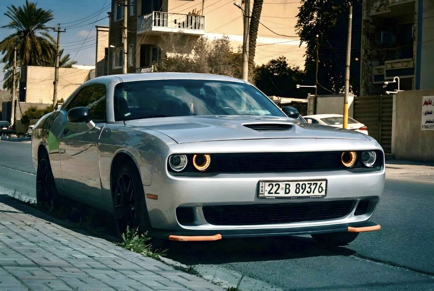 السلام عليكم 
🛑 للبيع فقط 🛑 
 
دوج چالنجر SXT
موديل ٢٠٢٢
مكينة ٣٦٠٠ 
٦ سلندر 
تو ويل (RWD)
رقم اربيل الدولي بإسمي ( تحويل فقط ماسوي وكالة ) 
مواصفات الsxt المعروفة مضيوف عليها
شاشة كبيرة 
دواخل كاربون فايبر 
مري جانبية كاربون فايبر 
شفقة خلفية
بنيد و وياله محدثه مال GT
تعتيم ذاتي للمراية الوسطية
كاميرا خلفية دوارة
هيتر مري جانبية
تبريد قطعتين مناخ منفصل و تبريد خلفي
فول تحكم ستيرن
بصمة + تشغيل عن بعد
كرسي السائق كهربائي 
ويل ٢٠  تو سايز مع تخم تاير جديد 
حجر بيئة بلادي
داخل جلد لونين
گير و مكينة و تبريد و حدادية و كهربائيات مكفولات

سيارة عليها برمجة مراوح و تحسين اداء و تشتغل على بانزين عادي و محسن بدون دوانز 

ماشية ٣٧ الف ميل 
سيارة نظيفة و ما متعوبة مال جناي 

السيارة حادثها قطعة وحدة صبغ 
البنيد مبدل و مصبوغ فقط و الچاملغات الامامية بيها تعديل بارد و تكحيل شي قليل بالحواف

 اي قطعة كلير من امريكا ماكو

شباب المنشور كلش واضح و مفصل و ما اقطع سعر بالتلفون تجي تشوف و نتفق و الله يقدم البي خير للطرفين 

عنواني بغداد / الكرادة ساحة الواثق 

السعر ١٨٥ بي مجال بسيط

للتواصل *********** متوفر واتساب
