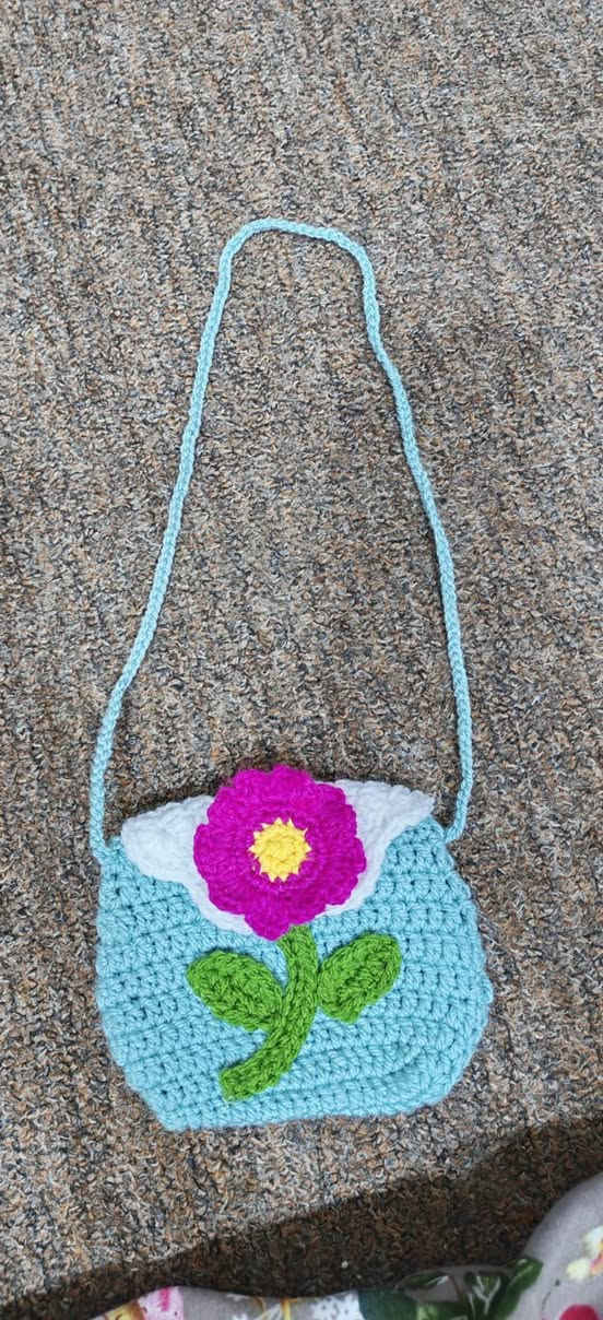 حقيبة العيد صارت جاهزة. فرحي بنتج بهدية مميزة. 
السعر اربعة الاف فقط ويوجد توصيل


**إذا كنت صاحب هذا الإعلان وتريد حذفه لأي سبب، رجاءا أرسل رسالة إلى الدعم الفني**