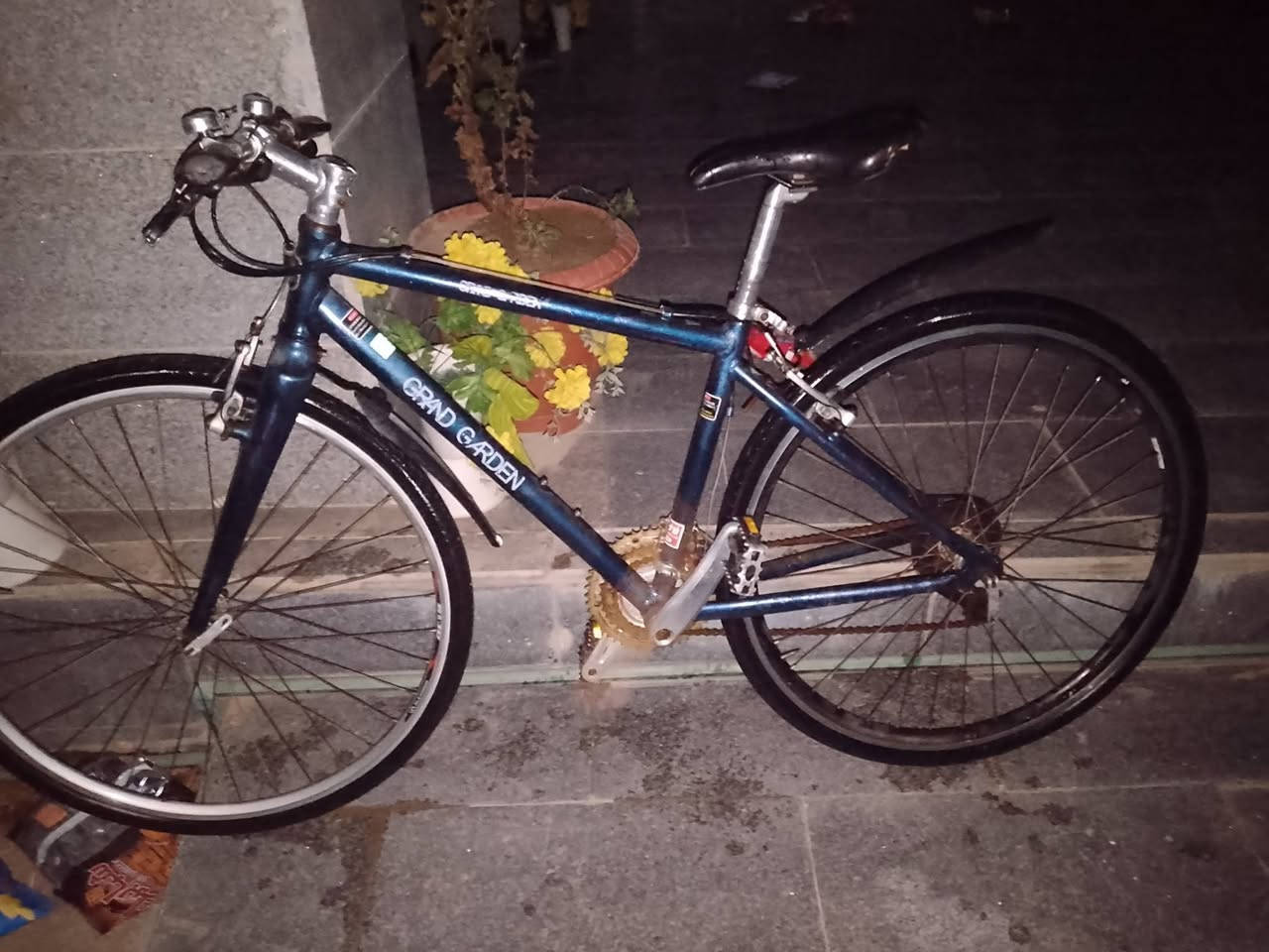 السلام عليكم للبيع بايسكل سعر 150 سكني مدينه الصدر ***********
