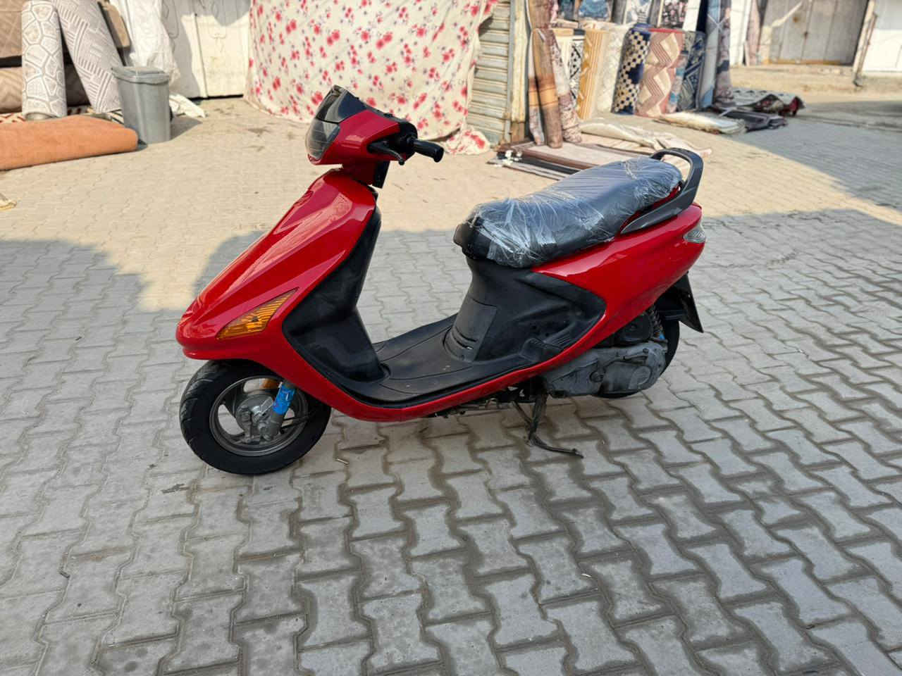 سلام عليكم دراجه فراشه حاويه شرط الفحص دراجه كله على بلادي أي نقص مابيه يعني نضافه ميه بل ميه شلعه ومعدل خير من الله السعر 650وبيها مجال حك الجيه العنوان بابل رقمي ***********
