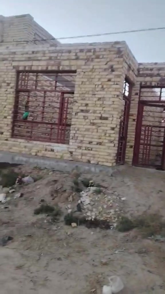 السلام عليكم بيت للبيع الموقع طريق الصلاحية مقابيل دكتورة هيفاء يتكون من 2 غرف وصاله واستقبال وبتخطيط هندسي وابواب وشبابيك تسكام ثقيل للستفسار الاتصال على الرقم ***********
