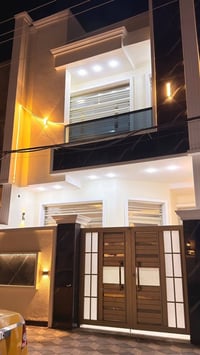 للبيع 100 م بناء حديث وتصميم متكامل! 🏠✨ الموقع: حي الجهاد - منطقة الأم...