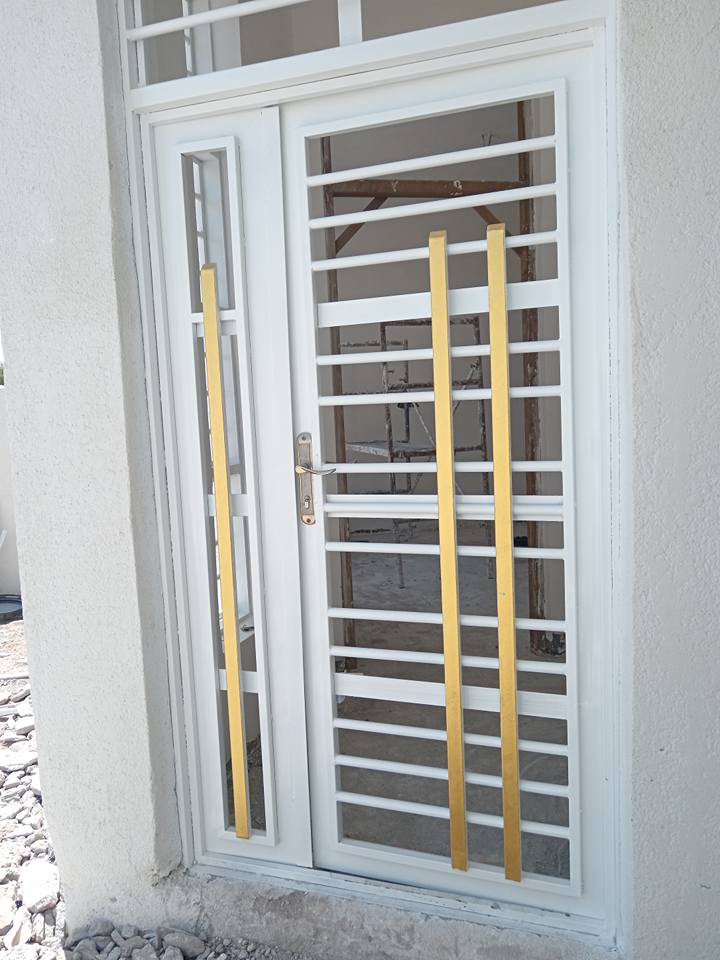 السلام عليكم صباغ شبابيك و بيبان و محجرات بنسب السعار التصال أو واتساب *********** رفع المنشور كلمت يا الله عمارة, ميسان
