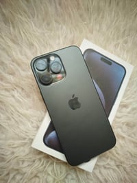 آيفون 15 برو ماكس مكفول شرط الفحص كرتونه اصليه ويه  ذاكره 256 بطاريه 8...