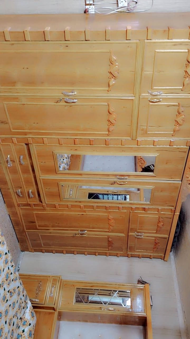 السلام عليكم عندي غرفه صاج اصلي للبيع ٨٥٠ وبيها مجال ***********
