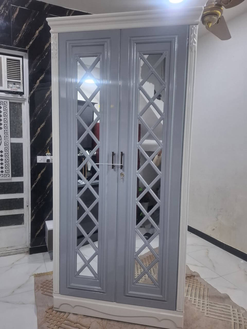 كنتور بابين جديد للبيع 
خشب صاج عراقي تكمة 
الوجه سي أن سي السعر 250 بي مجال بسيط 
مكاني بغداد العبيدي 
***********
