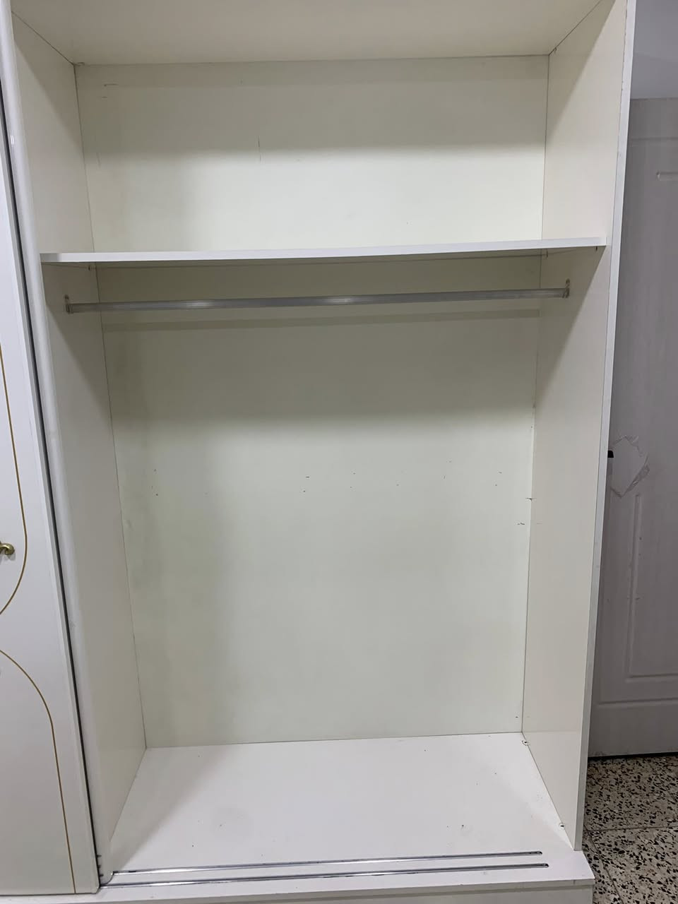 غرفة نوم نظافتها ١٠٠٪؜ للبيع
العنوان /  سرجنار شارع ابو سناء مجاور فندق برج الحياة بالضبط للاستفسار الاتصال 
***********
 واتساب ***********
