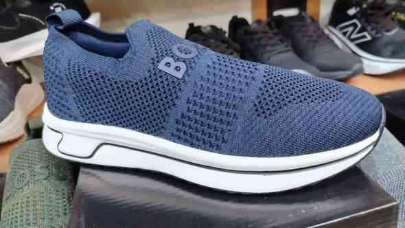 Boss رجالي
درجة اولئ قياسات من 40 الئ ال45 قالب ستندر
السعر خاص
*********** جملة مفرد
