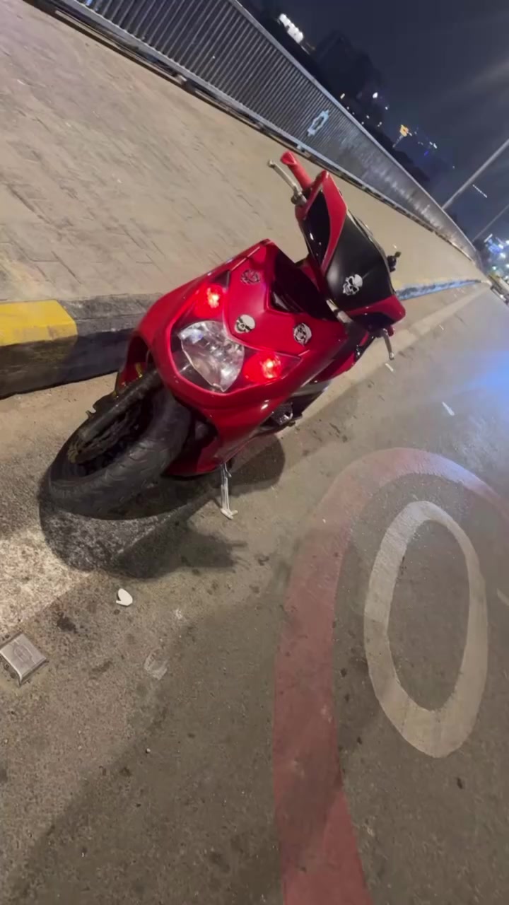 سلام عليكم سكنس طلاعات دراجه خير من الله كلشي شغال بيه من كهربايات دراجه بيه تزويد حلوه دراجه شلعه معده خير من الله يرادله ترتيبات كشن وجوه سعره 800 وبيه مجال 
او مراوس 
ستفسار ***********
