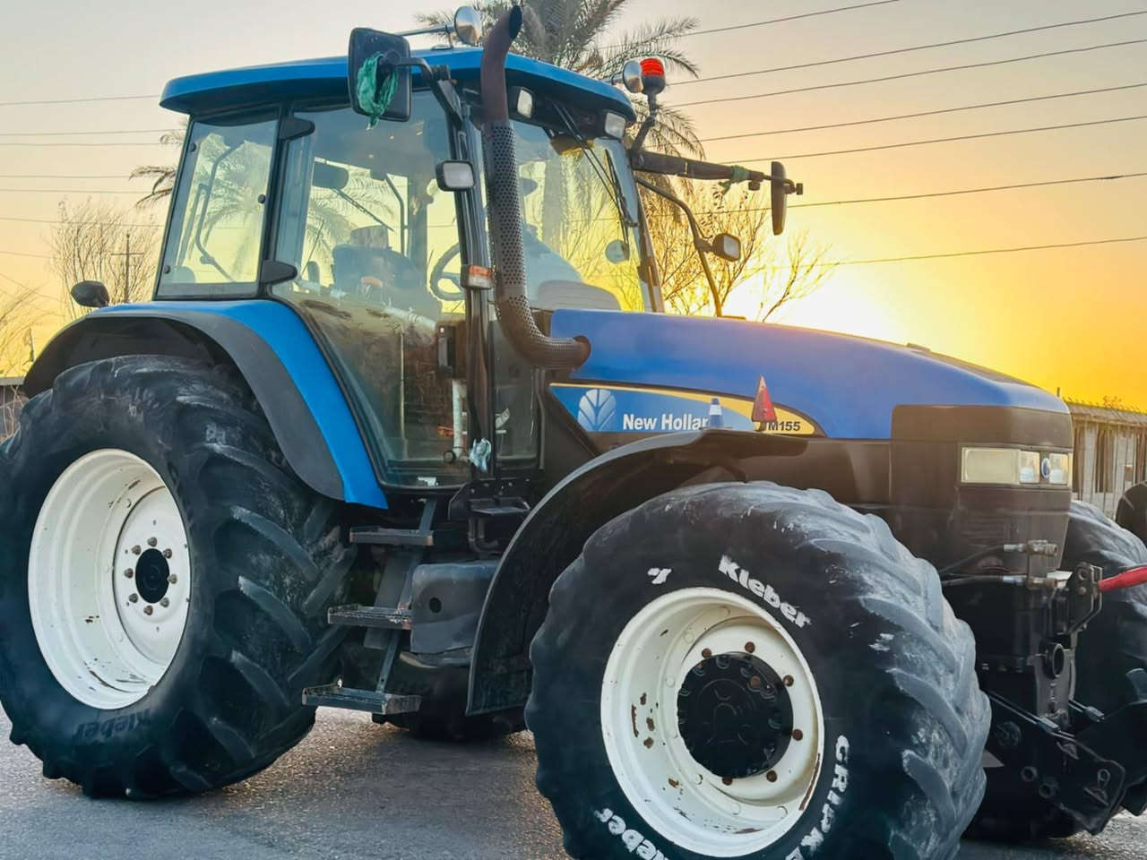 سلام عليكم  للبيع  نيهولند موديل 2006 مكفوله حجم 155/ ***********
