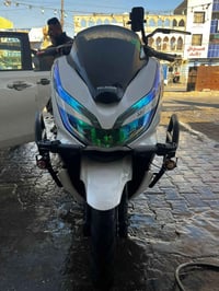دراجه pcx للبيع جيل ثالث وارد كوري  الدراجه خير من الله  درع اصلي sss ...