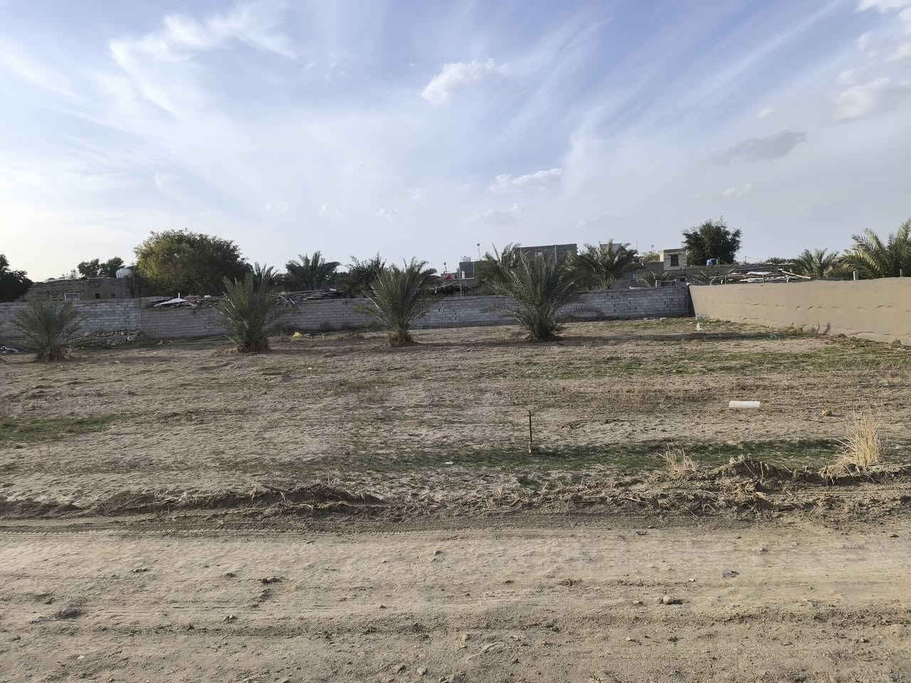 عرصات للبيع مقسمات عل 200وعدي قطعه 800متر هم معروضه خلف التسفيراتبعد عن اللحضاره 200متر مشمولات بتطويب مرقمات وجهزات  شارع عرضه 10متر  ماء ابي ابو 12 

***********
