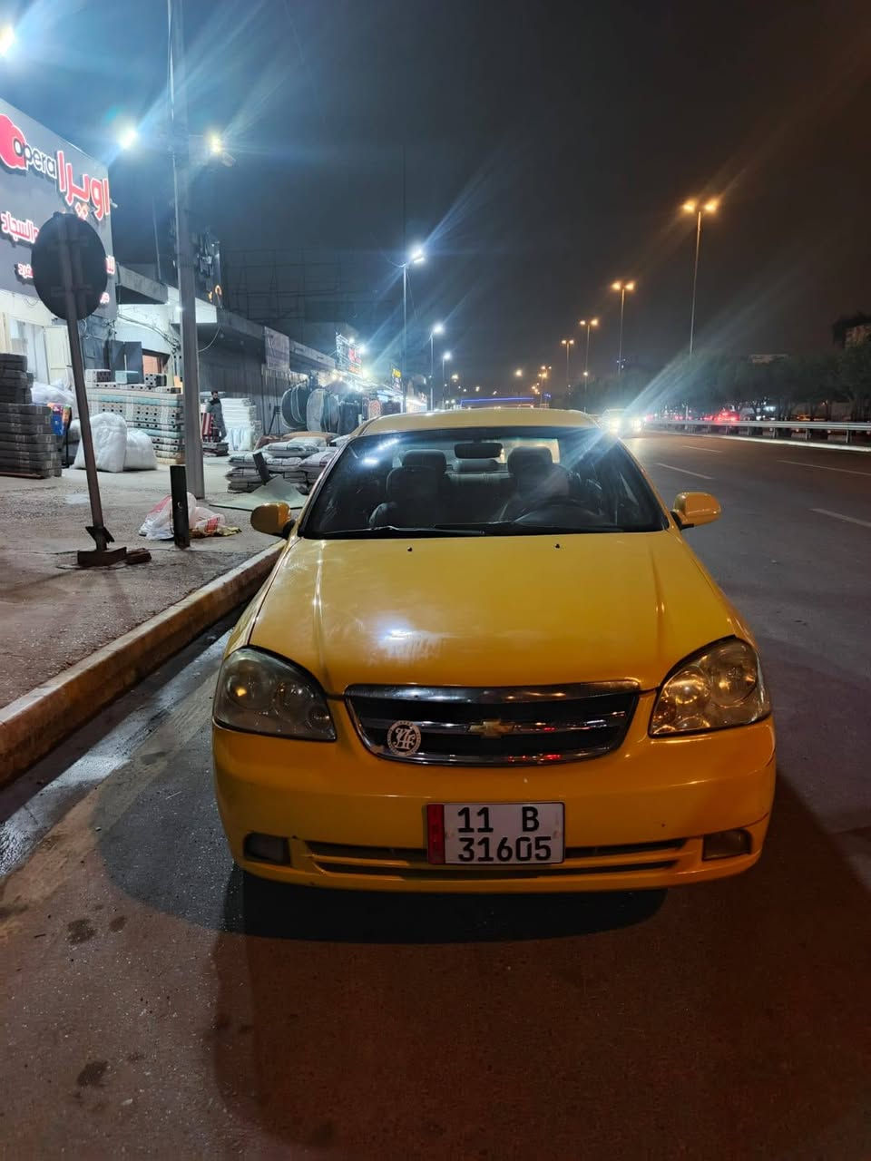 السلام عليكم. اوبترا 2011 شركة العامة مكفولة من الضربة مجددين صبغها بس. السيارة جاهزه كبل لشارع. السعر 60 وبيها مجال بسيط. مكان السيارة بغداد. *********** 
اني مكلف بلنشر اتصال على الرقم.
