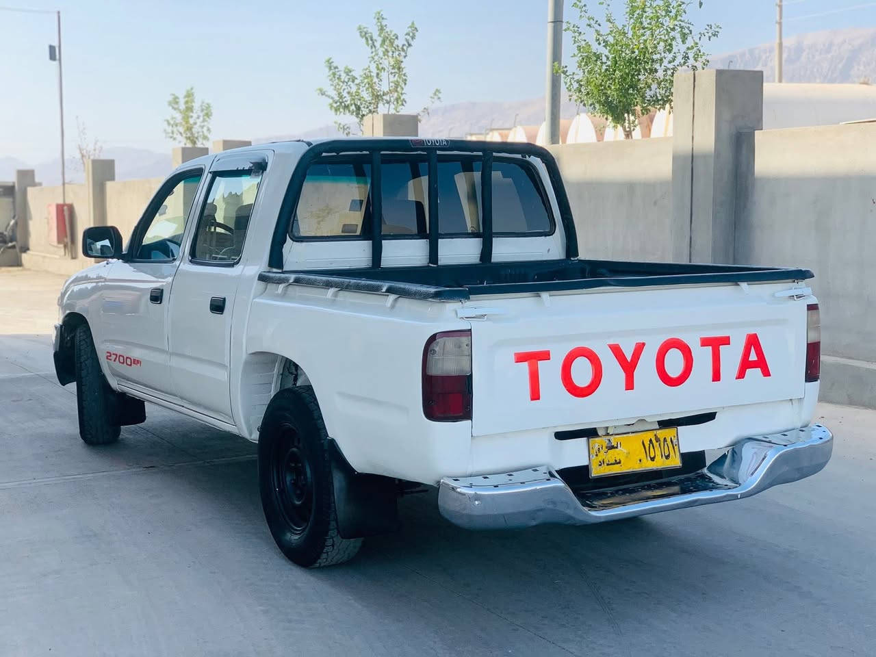 بەناوی خوای گەورە
بۆفرۆشتن :توێتا ئەرنەب مۆدێل ٢٠٠١. ئارمی هەولێر  بەشەرتی ئەوەلیاتو مرور  تەبریدو پاوەر  مەکینە سپی و بەخ پێشو دوای تازە داگیراوە  بەشەرتی گێرو مەکینە  تەقەو رەقە بەشەرت کارەبایی بەشەرت  چوار تایەی نیوداشتی لە ژێرە  یەک قرچی لای سەکنی هەیە بێناو گرتن. سەیارەکە بۆیاخە لەسەر ساخی  سەقفو بۆنیتی هيچی پێوە نیە. 
سعری ٧٥ گەلاو معامەلەیەکی برایانە 
تکایە گەر مشتەری نی سەرمان مەهێشێنە.


**إذا كنت صاحب هذا الإعلان وتريد حذفه لأي سبب، رجاءا أرسل رسالة إلى الدعم الفني**