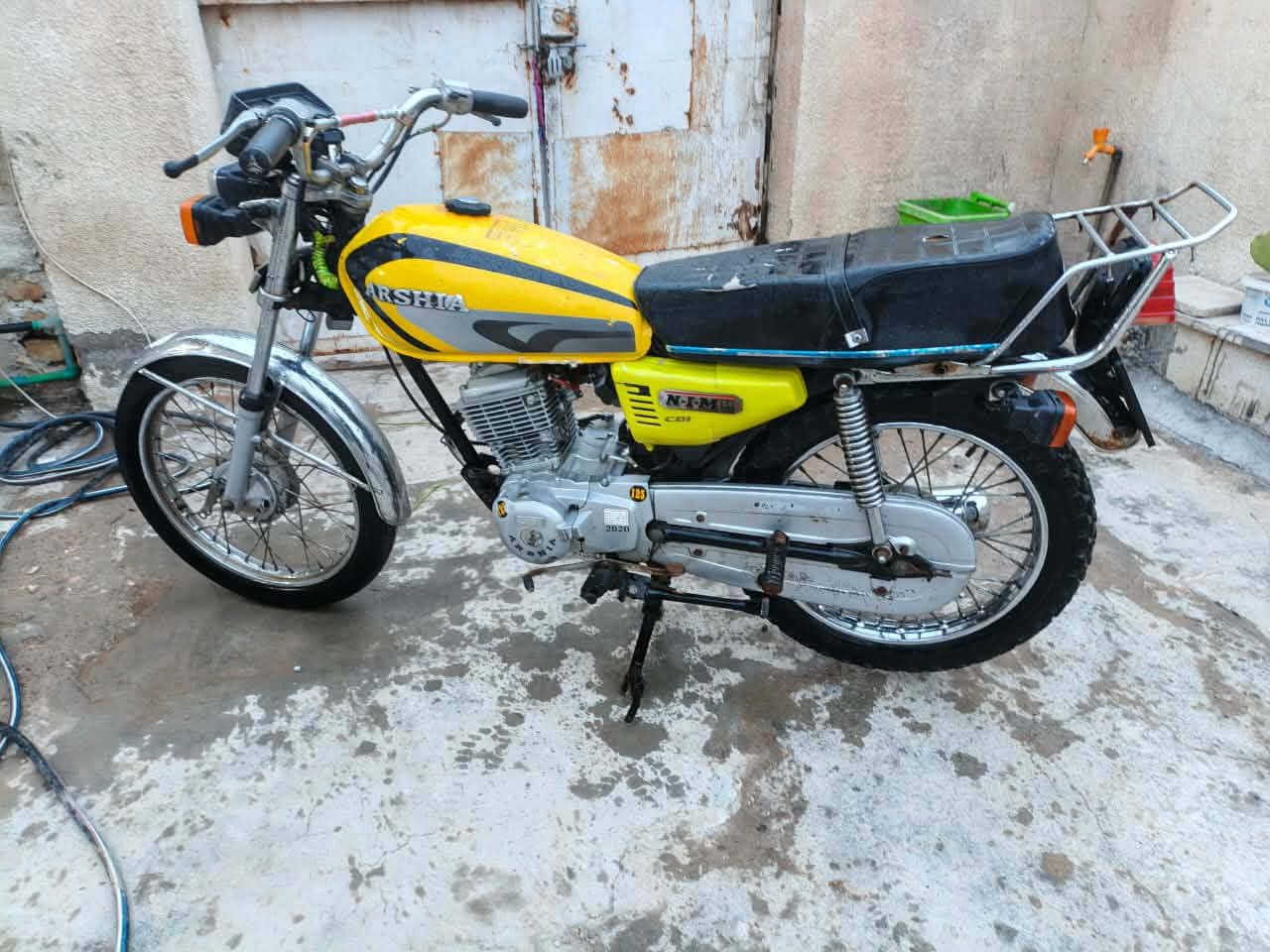 السلام عليكم دراجه اربعه كير للبيع دراجه نضيفه ماعوزه شي مال جناي مكان كوت للستفسار الاتصال على رقم التالي ***********
