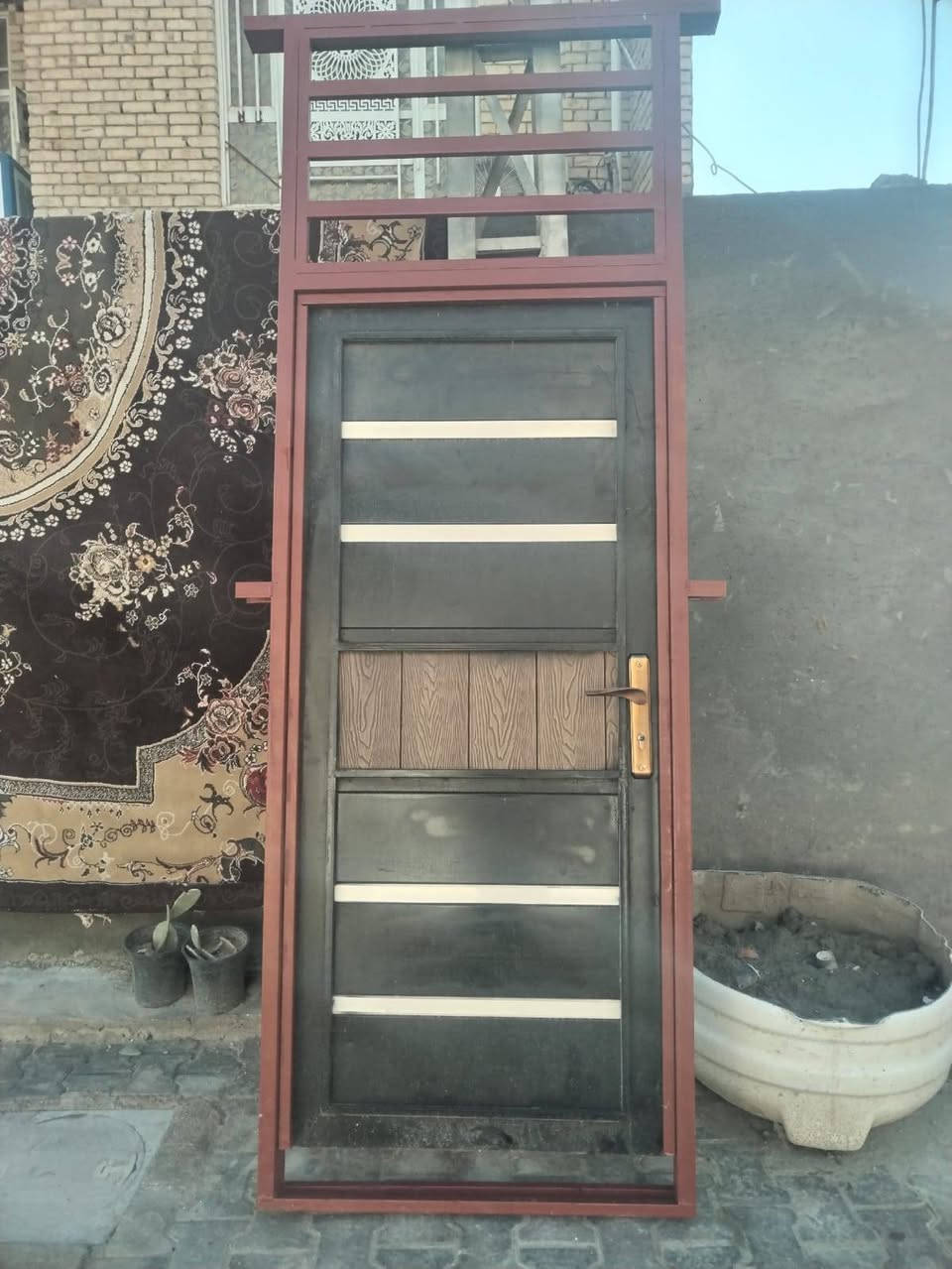 سلام عليكم باب للبيع السعر ١٨٠ وبي مجال العنوان كوت السفحة رقم صاحب
***********
