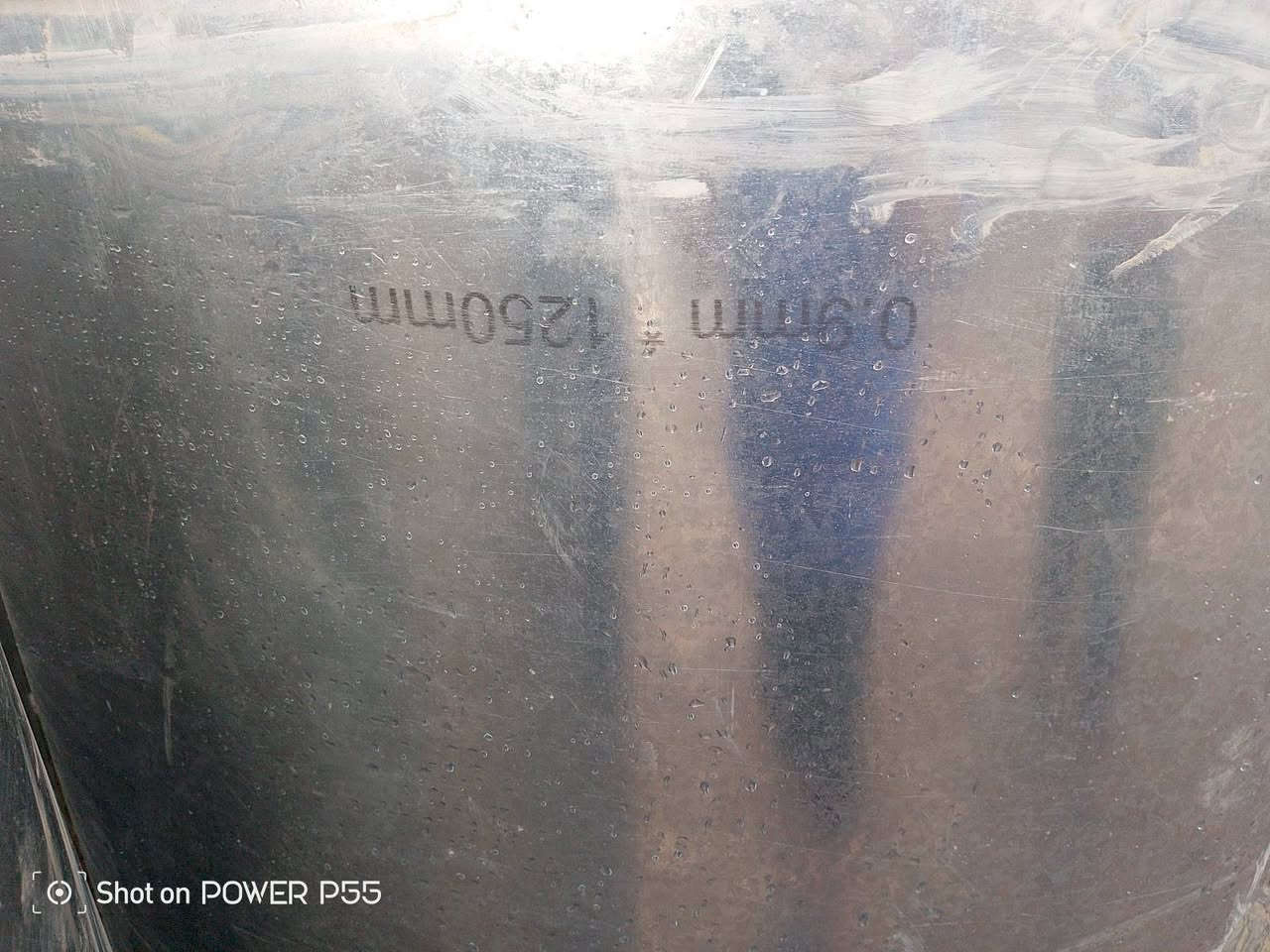 السلام عليكم 
توانكي الثقيل 0 9 
الطول 1250  
تانكي بلاستيك اللتر 2000 
***********
