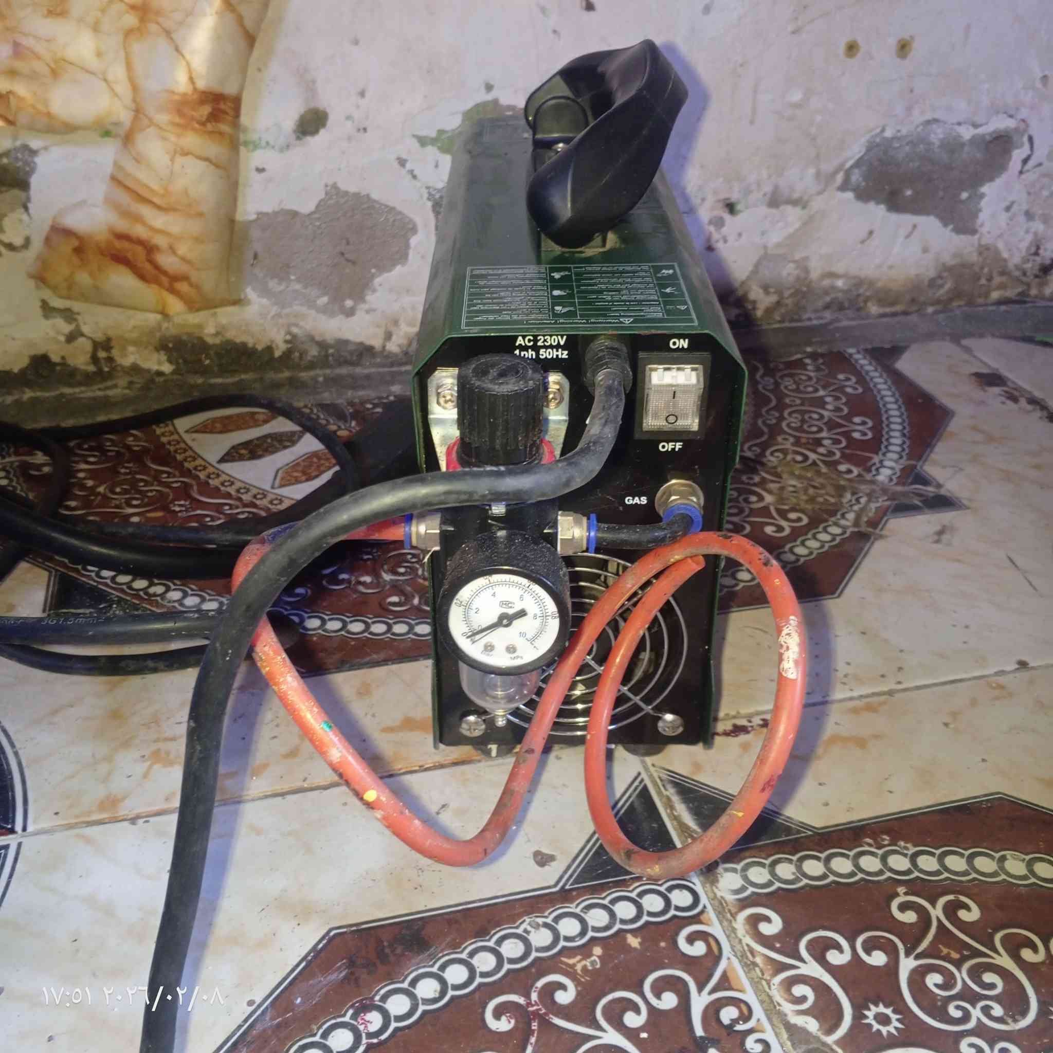 السلام عليكم عندي كمبريسر هواء وعندمكينة لحام مك ألماني باله وعندي مكينة بلازمه قطع وقص هم باله الكمبريسر 150 وماكنه الحام مك 150 وماكنة البلازمه للقطع 100 عنواني حي الشهداء ***********
