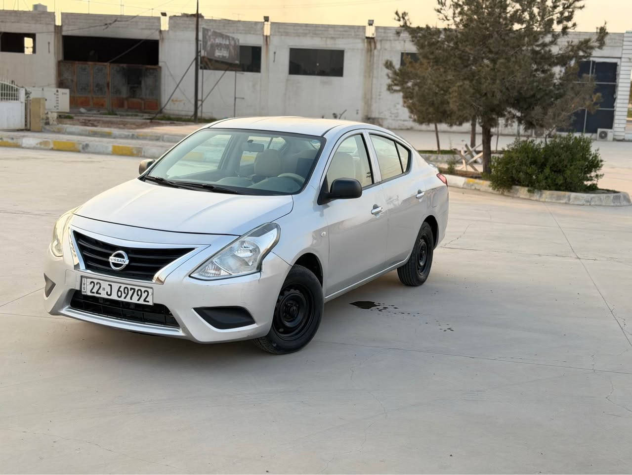 نيسان صني  هندي خليجي 
موديل 2019
سةنةوي هزة رةقم جديد 
ماشي ١٩٠ الف كيلو 
بدون صرر  حادث 
بي جاملغ بونيد سبوغ بدون دواخل 
باقي  مكفولة كفالة عامة 
مكان  كركوك رةحيماوا 
***********
*********** 
سعر  مناسب   خابر  تدلل كركوك, العراق
