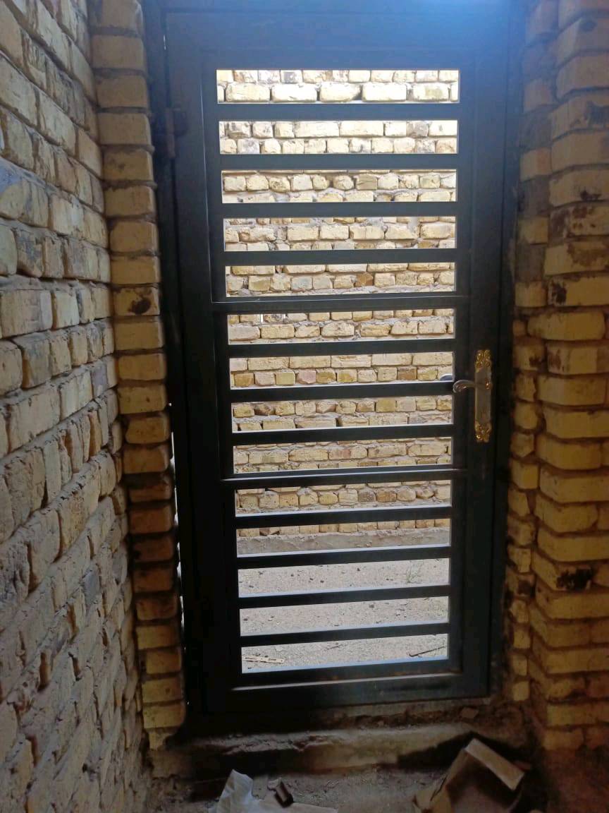 بيت هيكل للبيع 🏠📍
علوة الفحل
مساحة١٥٠ متكون من/
غرفة صالة مطبخ استقبال صحيات غربي و شرقي غرفة غسيل ومخزن و ٢مكشوفة (منور)
حديقة وطارمة الشارع مبلط  الكهرباء ب باب البيت و خدمات ماي وخط مولدة ذهبي 
الرقم للاستفسار ***********