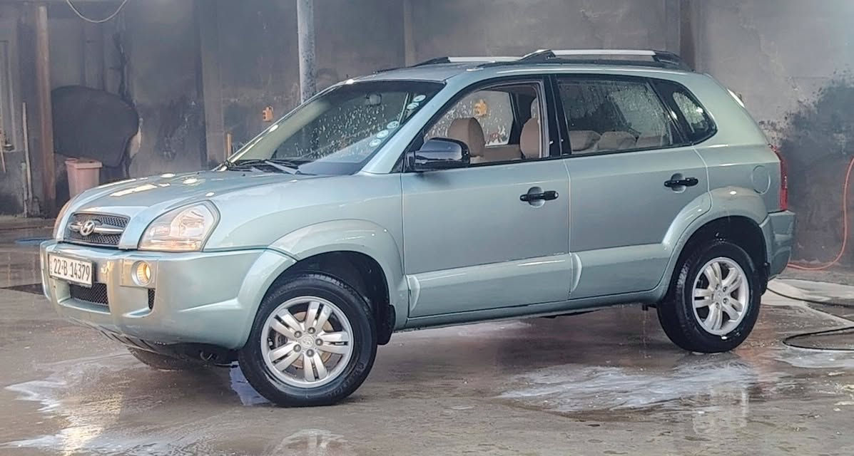 توسان 2008 اربيل
 رقم وهزه وسنويه جديد لغاية 2029 
بدون صبغ ، بدون بارد مكفوله
 فقط بيها (تقحيل ــــ جراد )
كير توماتيك العنوان موصل ـــ برطله 
#السعر_103 بيها مجال بسيط
***********
***********
